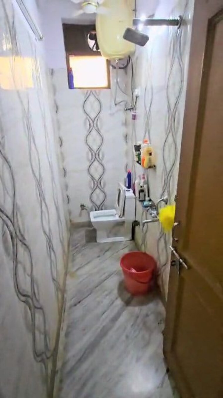 Bathroom, lajpat nagar 4 2 Bedroom 1050 Sq.Ft. Builder Floor In Lajpat Nagar 4 Delhi 10277522