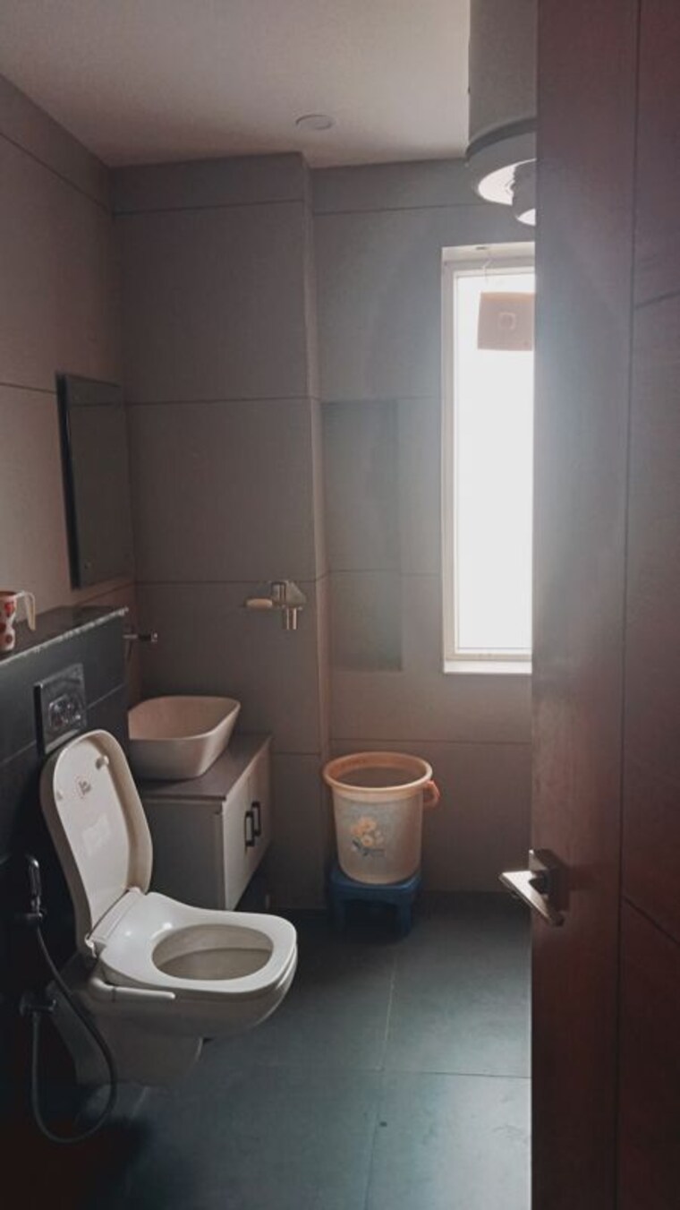 Bathroom, sector 14 3 Bedroom 300 Sq.Yd. Builder Floor In Sector 14 Hisar 10277555