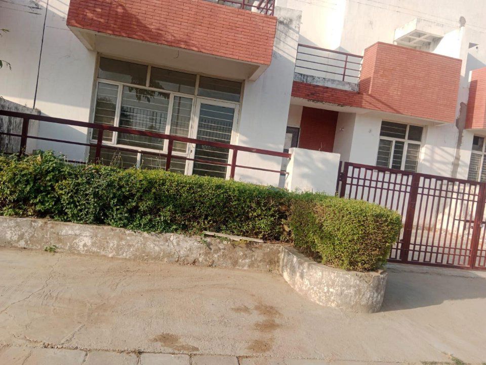 4 BHK + Pooja Room Villa For Rent in Ansal Golf Villas