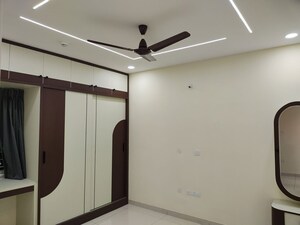 Room in 2.5 BHK Apartment at Aparna Zenon, Puppalaguda – for Rent