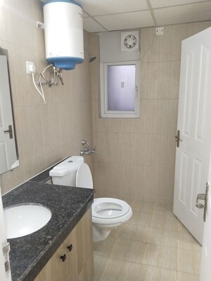 Bathroom in 2 BHK Builder Floor at RWA Apartments Sector 39, Sector 39 – for Rent