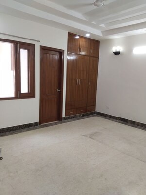 Room in 2 BHK Builder Floor at RWA Apartments Sector 39, Sector 39 – for Rent