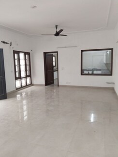2 BHK + Pooja Room Builder Floor For Rent in RWA Apartments Sector 41
