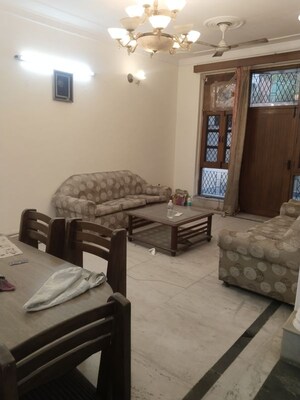Living Room in 1 BHK Builder Floor at RWA Apartments Sector 39, Sector 39 – for Rent