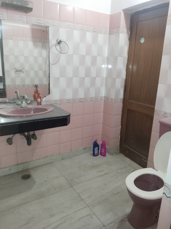 1 BHK + Pooja Room Builder Floor For Rent in RWA Apartments Sector 39