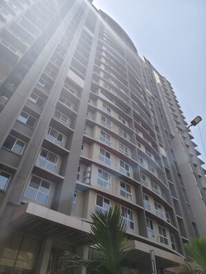 2 BHK Apartment For Sale in Hirani 24K Residencies, Borivali East