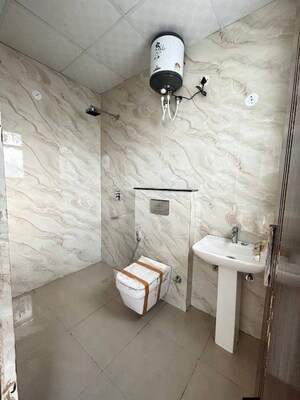 Bathroom in 1 BHK Apartment at Serene Acres, Thoraipakkam – for Rent