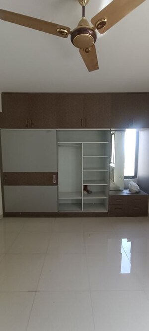3 BHK Apartment For Rent in Mahima Florenza, Patrakar Colony