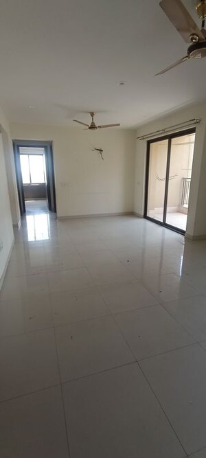 Room in 3 BHK Apartment at Mahima Florenza, Patrakar Colony – for Rent