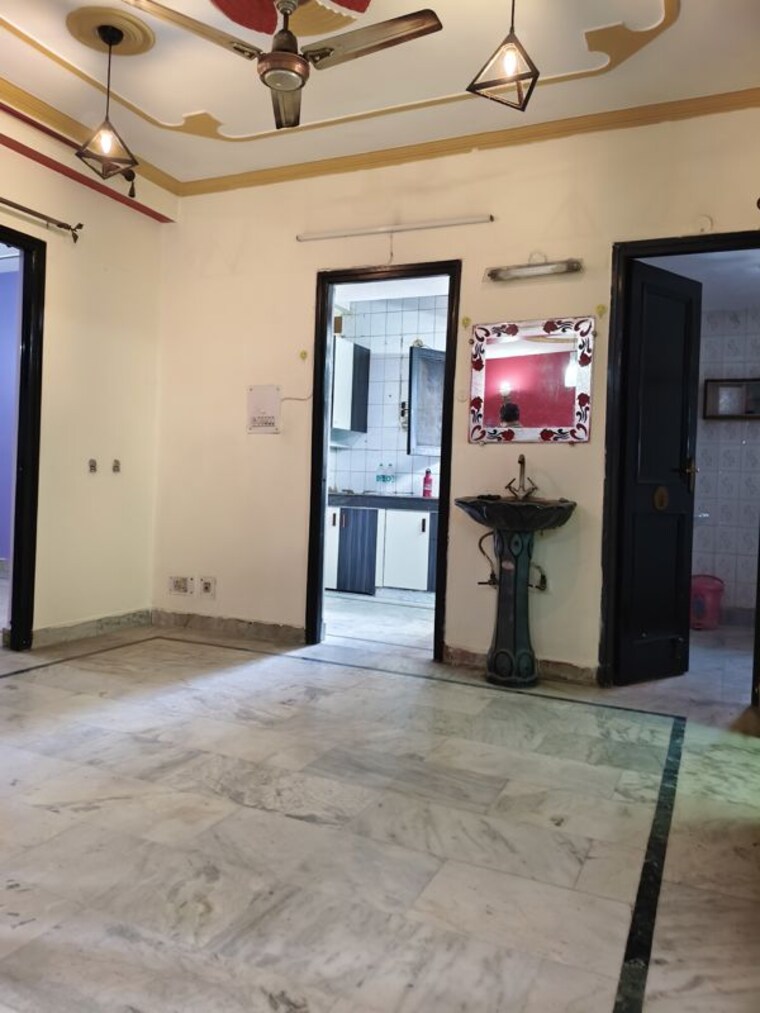 Room, ip extension 3 Bedroom 1300 Sq.Ft. Apartment In Ip Extension Delhi 10277644
