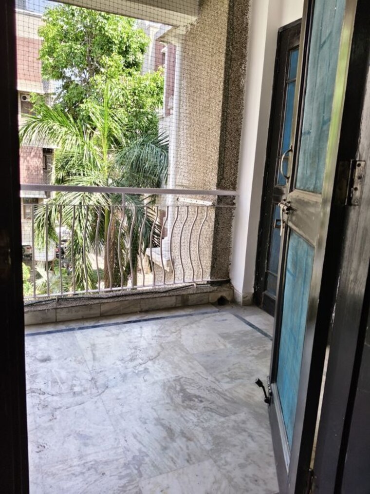 Balcony, ip extension 3 Bedroom 1300 Sq.Ft. Apartment In Ip Extension Delhi 10277644