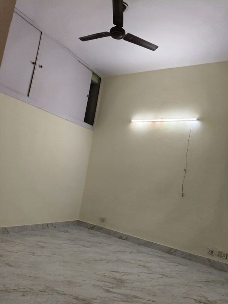 Room, ip extension 3 Bedroom 1250 Sq.Ft. Apartment In Ip Extension Delhi 10277646