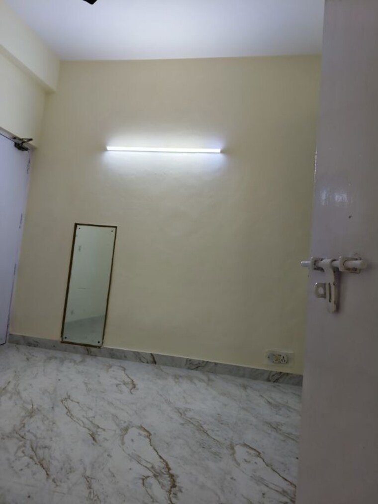 Room, ip extension 3 Bedroom 1250 Sq.Ft. Apartment In Ip Extension Delhi 10277646