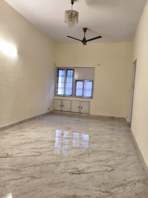 Room in 3 BHK Apartment at Ip Extension – for Rent