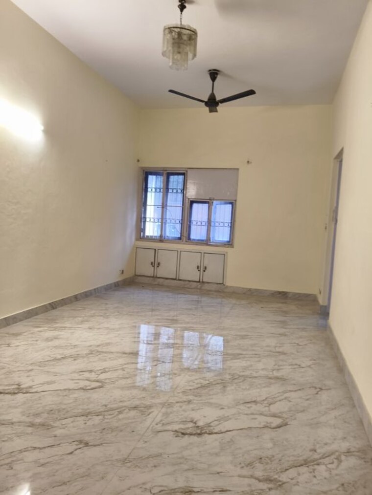 Room, ip extension 3 Bedroom 1250 Sq.Ft. Apartment In Ip Extension Delhi 10277646