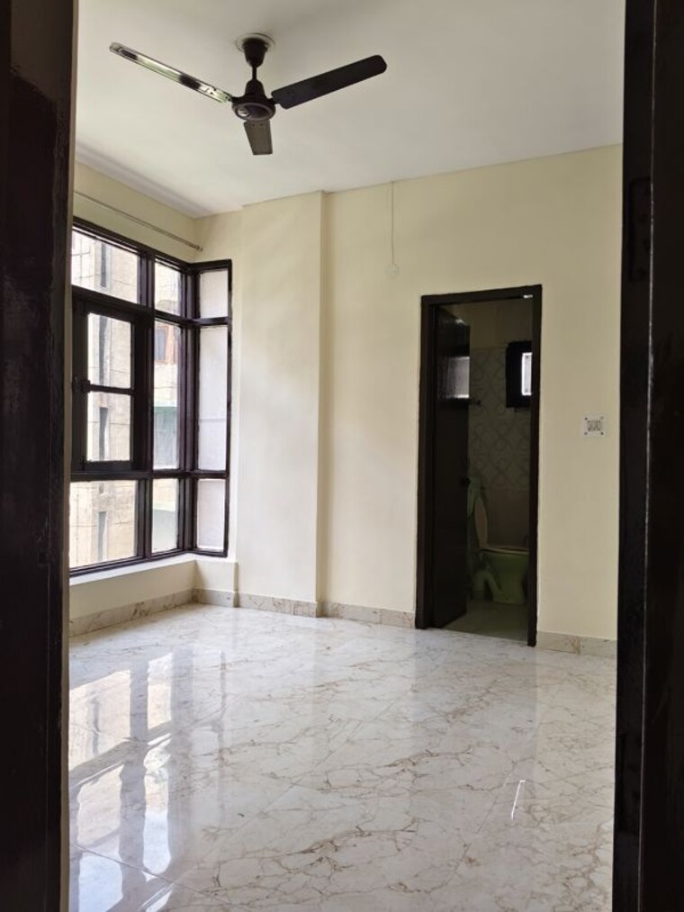 Room, ip extension 3 Bedroom 1250 Sq.Ft. Apartment In Ip Extension Delhi 10277652
