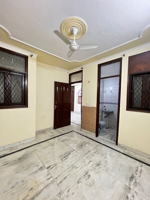 Room in 2 BHK Builder Floor at Govindpuri – for Sale