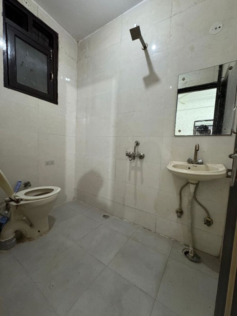Bathroom, chattarpur 1 Bedroom 450 Sq.Ft. Builder Floor In Chattarpur Delhi 10277675