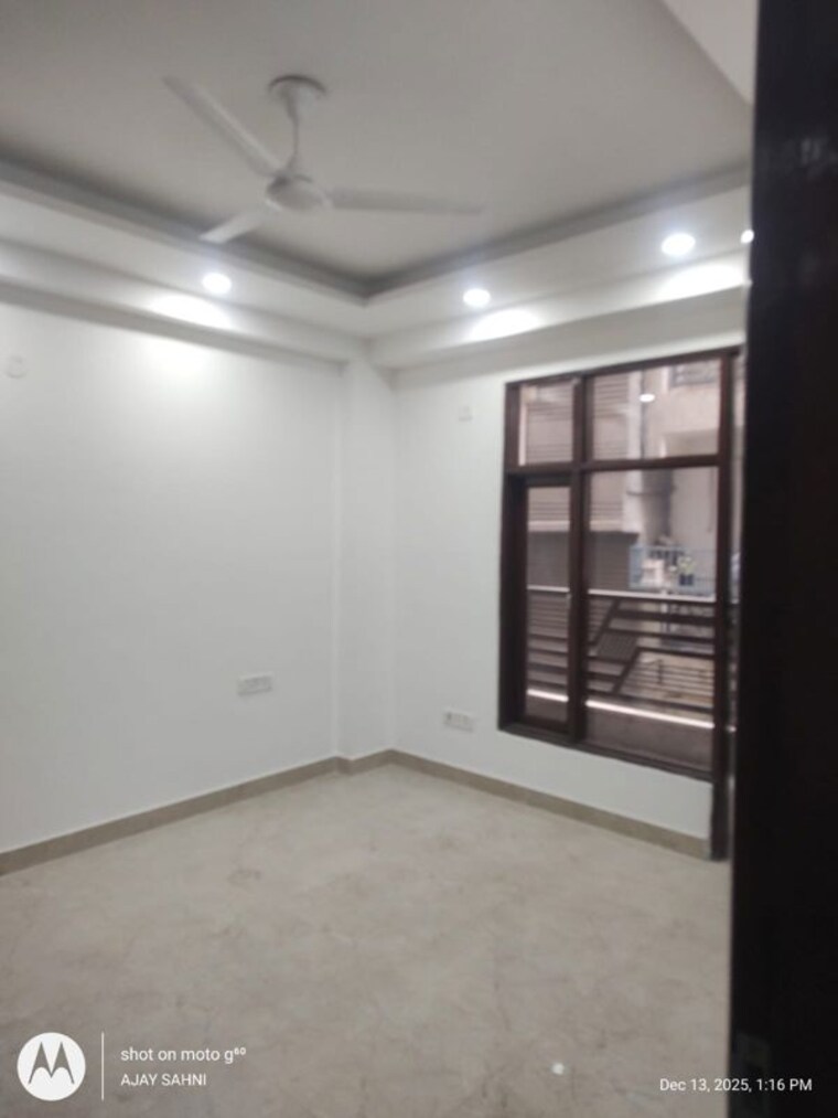Room, anand niketan 3 Bedroom 500 Sq.Yd. Builder Floor In Anand Niketan Delhi 10277679