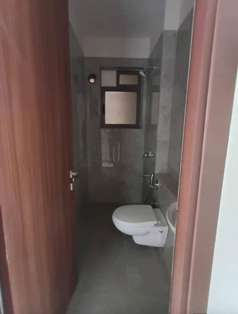 Bathroom, sheth-auris-bliss 2 Bedroom 960 Sq.Ft. Apartment In Malad West Mumbai 10277678