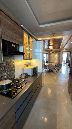 Gym in 3 BHK Builder Floor at Sector 9 – for Rent