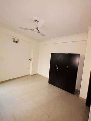 Room in 3 BHK Apartment at Tulip Violet, Sector 69 – for Rent