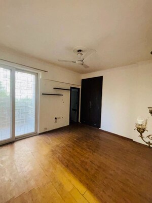 Room in 3 BHK Apartment at Tulip Violet, Sector 69 – for Rent
