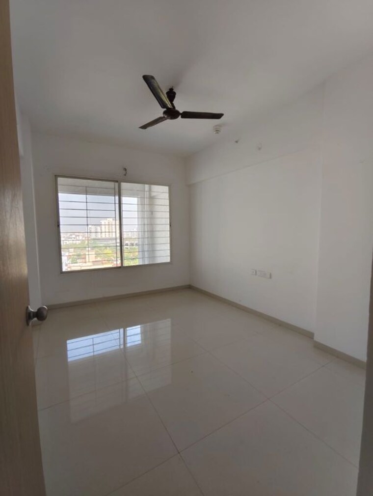 Master Bedroom, kundan-la-ventana 3 Bedroom 1550 Sq.Ft. Apartment In Kondhwa Pune 10277709