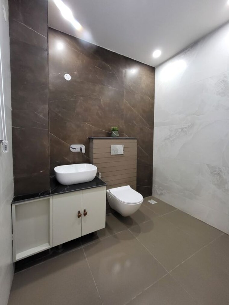 Bathroom, urban-the-zirk 3 Bedroom 1750 Sq.Ft. Apartment In Nabha Zirakpur 10277738