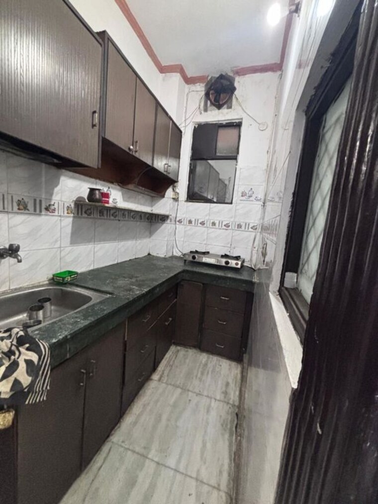 Kitchen, mukherjee nagar 2 Bedroom 750 Sq.Ft. Builder Floor In Mukherjee Nagar Delhi 10277779