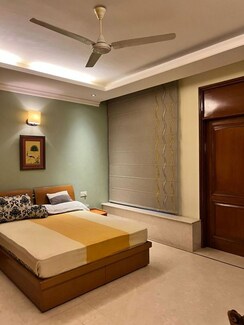 4 BHK + Servant Room Builder Floor For Rent in Gulmohar Park