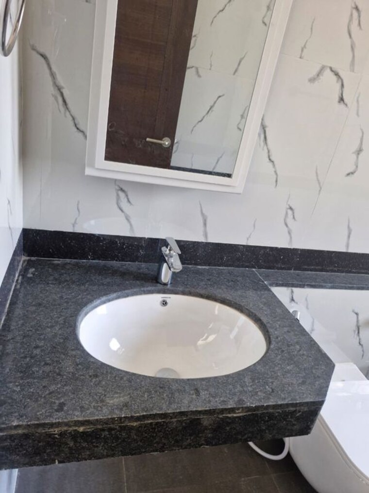 Bathroom, k-raheja-raheja-residency 2 Bedroom 750 Sq.Ft. Apartment In Malad East Mumbai 10277784