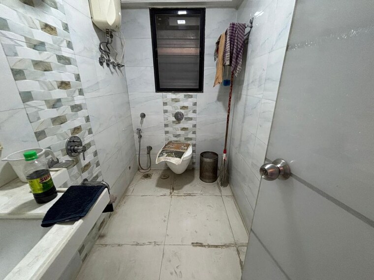 Bathroom, k-raheja-raheja-residency 2 Bedroom 750 Sq.Ft. Apartment In Malad East Mumbai 10277784