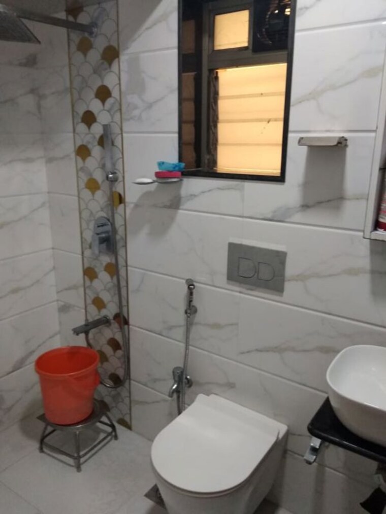 Bathroom, k-raheja-raheja-residency 2 Bedroom 750 Sq.Ft. Apartment In Malad East Mumbai 10277784
