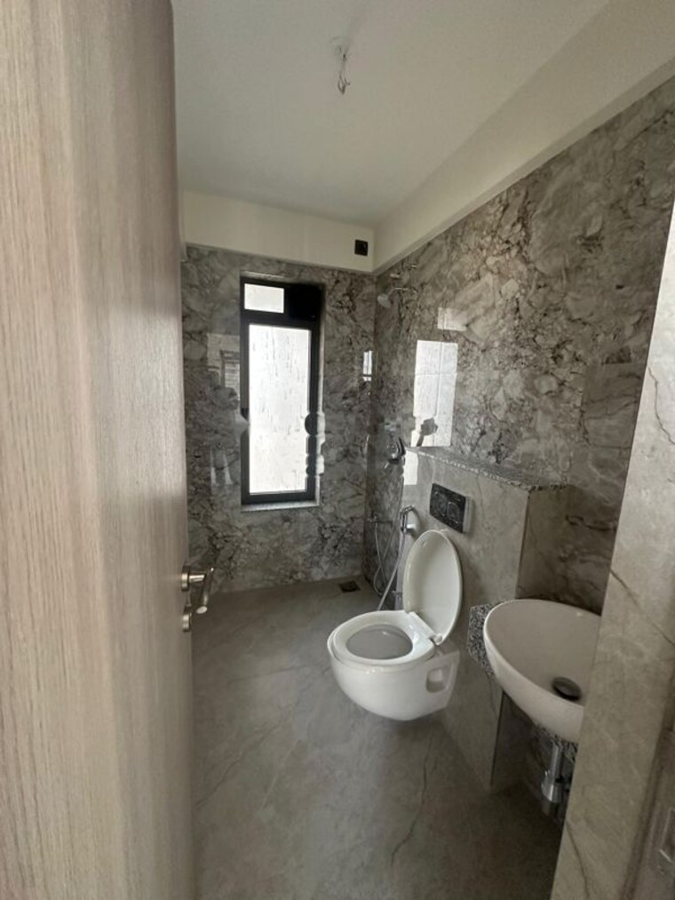 Bathroom, antariksh-ace 1 Bedroom 640 Sq.Ft. Apartment In Bandra East Mumbai 10277879