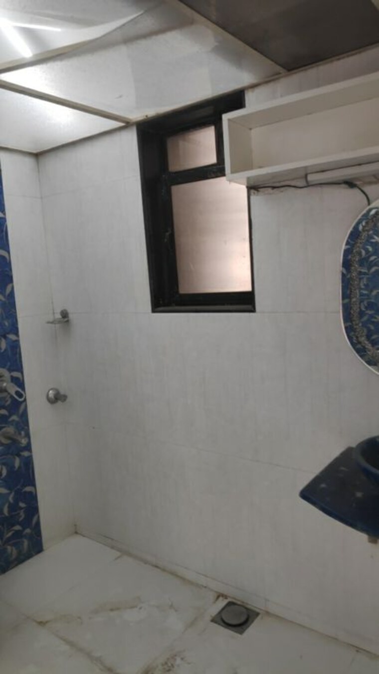 Bathroom, hiranandani-gardens-silver-oak 2 Bedroom 960 Sq.Ft. Apartment In Powai Mumbai 10277942