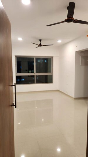 Room in 2 BHK Apartment at Raymond Ten X Habitat, Pokhran Road No Two – for Rent