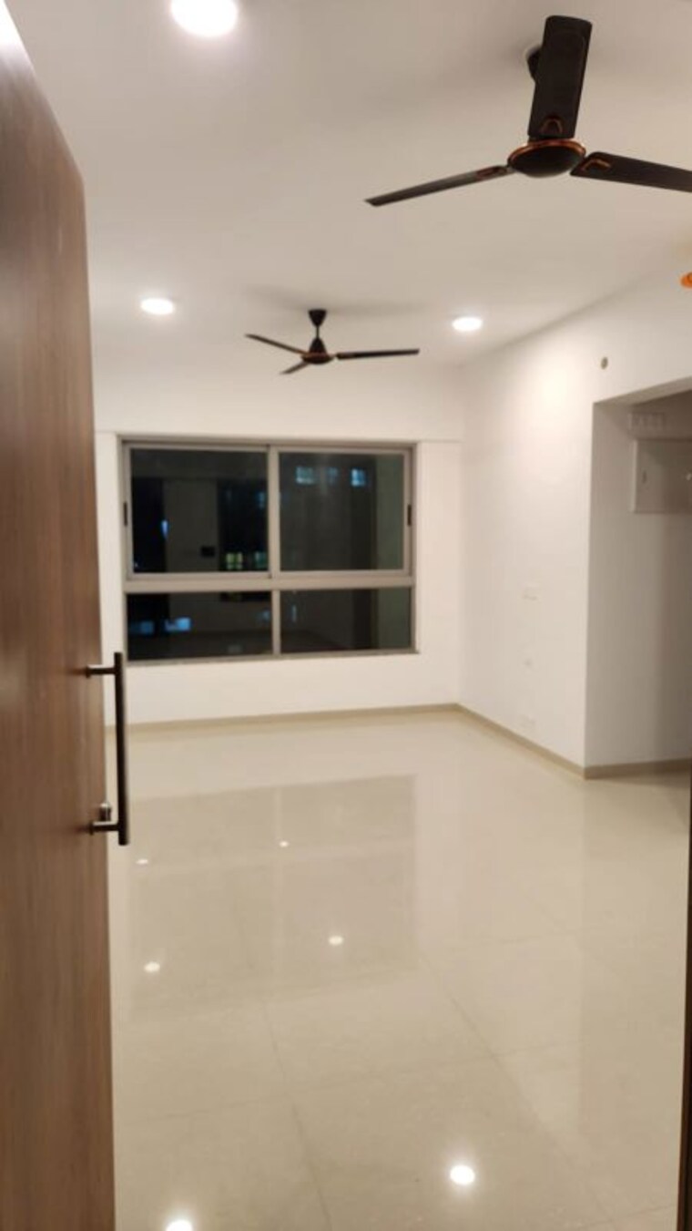 Room, raymond-ten-x-habitat 2 Bedroom 800 Sq.Ft. Apartment In Pokhran Road No Two Thane 10277947