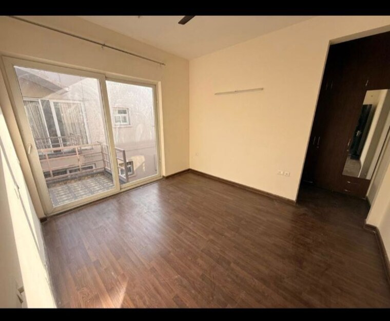 Room, bptp-amstoria 3.5 Bedroom 2700 Sq.Ft. Builder Floor In Sector 102 Gurgaon 10277973
