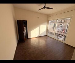3.5 BHK + Servant Room Builder Floor For Rent in BPTP Amstoria