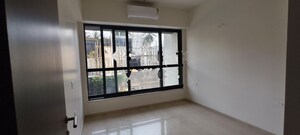 Room in 2 BHK Apartment at Kalpataru Magnus, Bandra East – for Rent