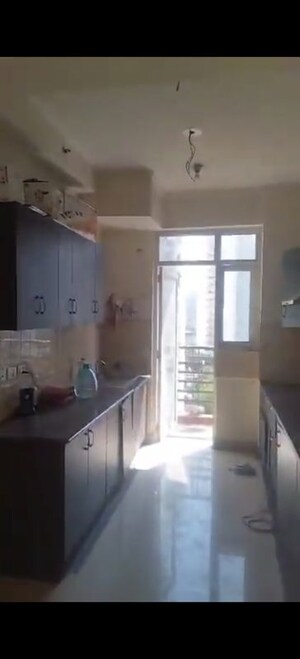 Kitchen in 3.5 BHK Apartment at Gardenia Glory, Sector 46 – for Rent