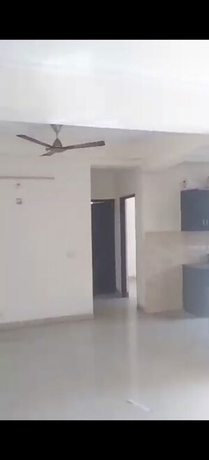 Room in 3.5 BHK Apartment at Gardenia Glory, Sector 46 – for Rent