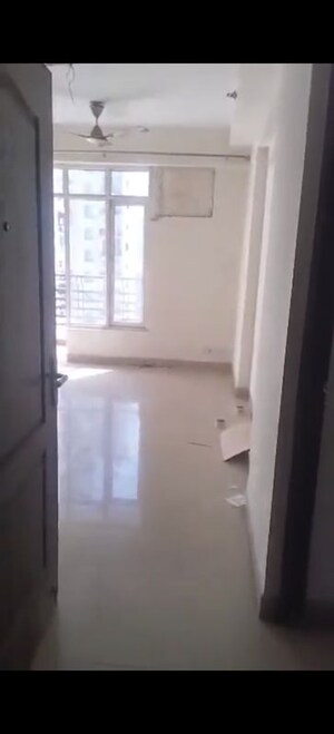 Bathroom in 3.5 BHK Apartment at Gardenia Glory, Sector 46 – for Rent