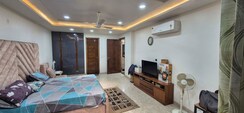 5 BHK + Servant Room,Extra Room Villa For Sale in Sainik Colony