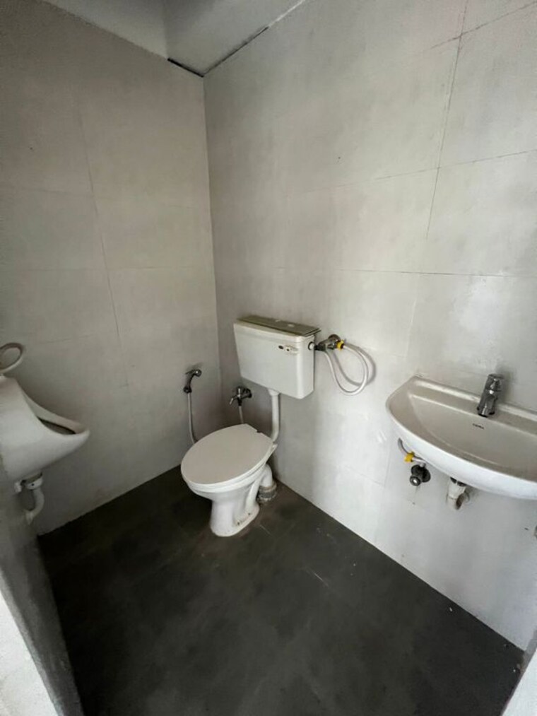 Bathroom, shilp-the-address Commercial Office Space 1197 Sq.Ft. In Shilaj Ahmedabad 10278008