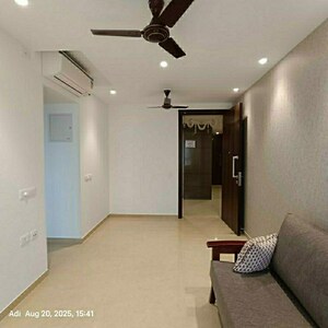 Master Bedroom in 1 BHK Apartment at Hiranandani Highland, Powai – for Rent