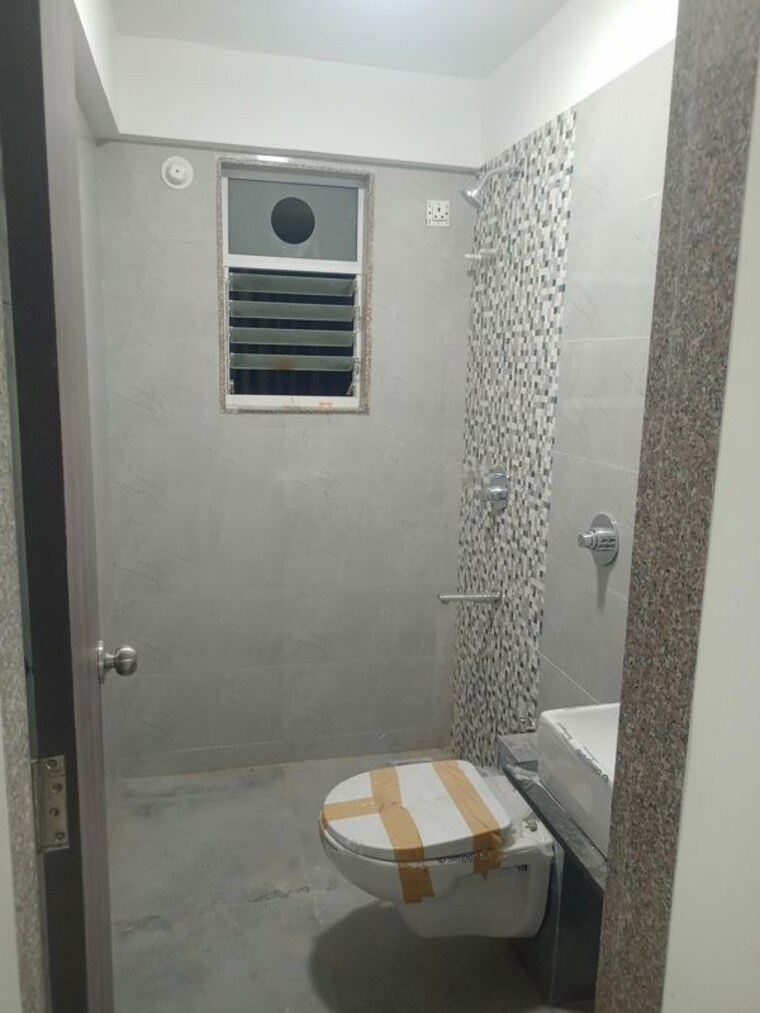 Bathroom, sushanku-avenue-36 1 Bedroom 619 Sq.Ft. Apartment In Goregaon West Mumbai 10278077