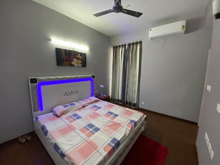Bedroom, supertech-hues 2 Bedroom 1180 Sq.Ft. Apartment In Sector 68 Gurgaon 10278063