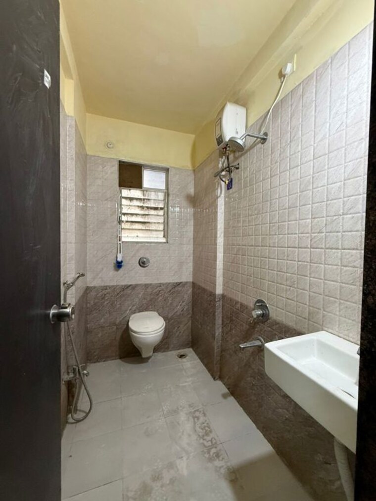 Bathroom, d-a-borade-bhondve-orchid 2 Bedroom 950 Sq.Ft. Apartment In Ravet Pune 10278073